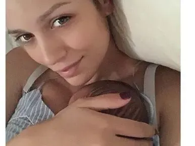 Ралица Паскалева кърми през час! Не е спала от месец!