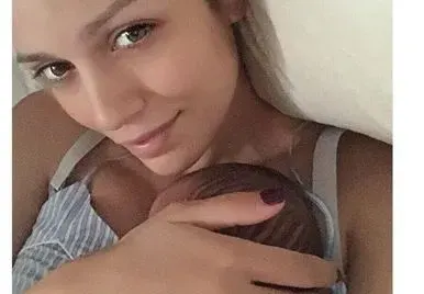 Ралица Паскалева кърми през час! Не е спала от месец!