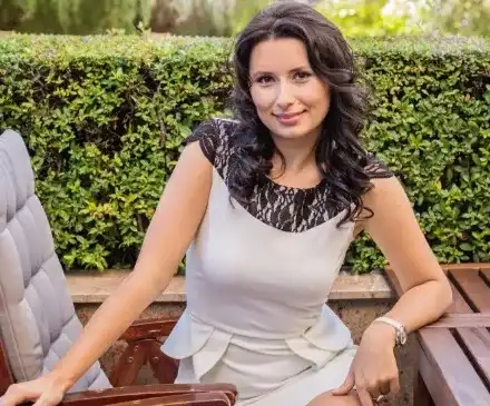 С два урока Кобилкина създава креватни машини за 49 лева! Започва да работи и с мъже