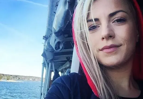 Шаман разваля черна магия на Поли Генова, певицата загубила гласа си и не могла да се оправи с илачи