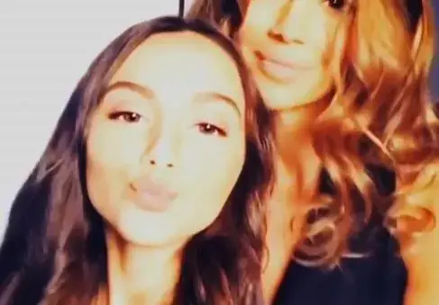 Щерката на Бакалова напомпа джуки