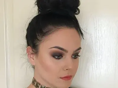 Щерката на Наталия Симеонова става гримьорка