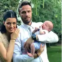 Синът на Ралица Паскалева се ражда под грижите на „истинската“ д-р Стилянова