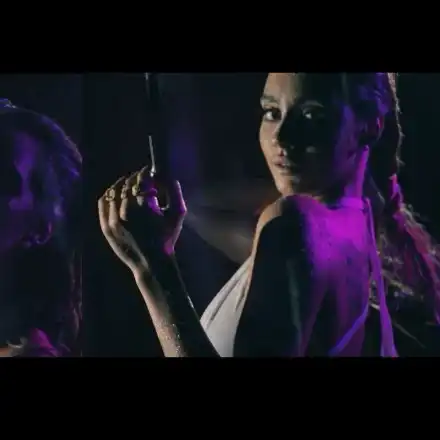 СКАНДАЛНИ КАДРИ! Биляна Лазарова показа яката си дупара на BG топ рапър! Ето колко е гореща във видеото към новата й песен „Bloody Mary”