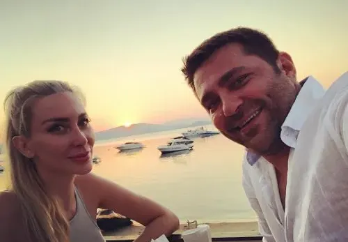 Скръндза! Милионерът на Тоца я завря в панелно бунгало срещу 40 лева за нощувка