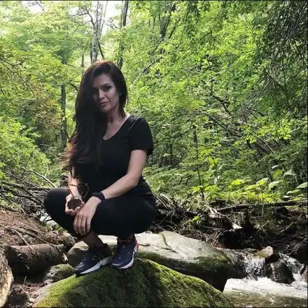 Трудната Преслава се скри от жегата