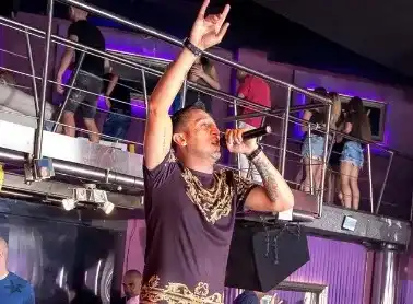 Тупалката се фука с нова кола! Илиян подкара форд Мустанг 420 коня за 120 бона