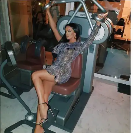 Уникална! Галена вдига щанги по токчета