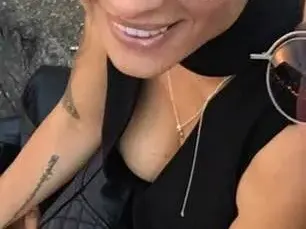 Вяра от Tризначките не носи бельо (Фото в галерията)