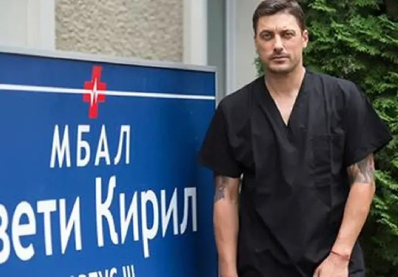 Владо Карамазов се помири с Юлиян Вергов (Влизат заедно в „Откраднат живот”)