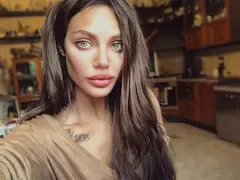 Есмер не се разделя с Благой