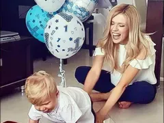 Нели Петкова показа сина си