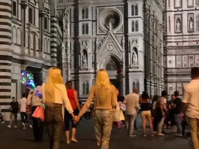 Адриана и Криси Монова влюбени във Флоренция