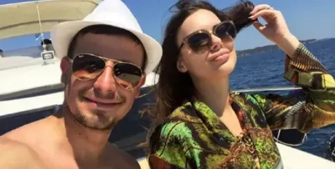 Ахмед Доган става дядо през септември? Бъдещата му снаха намекна за щастливото събитие