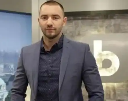 Антон Хекимян става правист