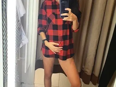 Бременната Мона: Коремчето ми расте с часове!