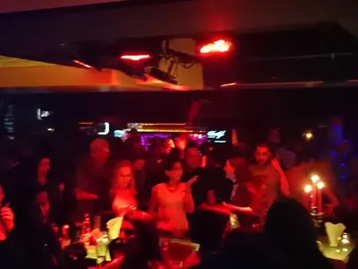 Цветанка Ризова не излиза от баровете, дъни само твърд алкохол и цигари