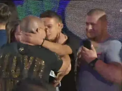 Децата на Ванко 1 едва го пуснаха да влезе във ВИП Брадър! Вижте как му попречиха (Рапърът с най-силната визитка в реалитито)