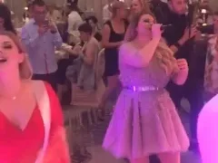 Деси Слава на ръба на отчаянието! Певицата се отказа от битката с наднорменото тегло - виновен бил и Благой  (Снимки)
