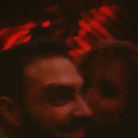 Ексклузивно в HotArena! Това ли е новата на Тото? Появи се снимка как го целува, а той яко се кефи!