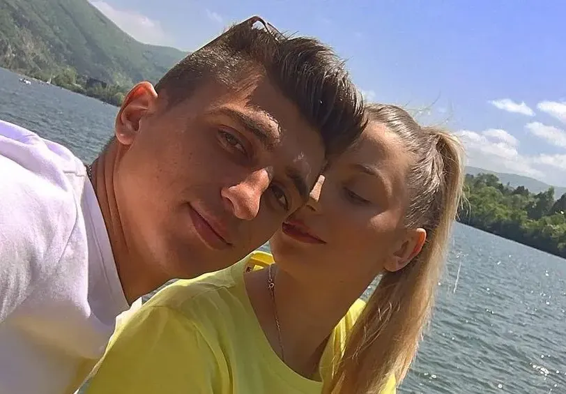 Гаджето на Мишето й подари пръстен за 2 бона (Вижте СНИМКА на бижуто по-долу + СГОДЕНА ли е)