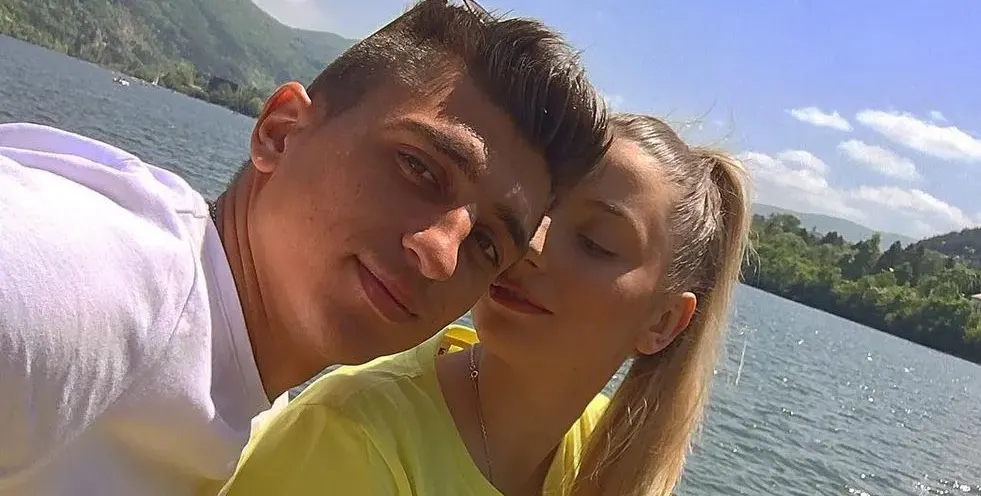 Гаджето на Мишето й подари пръстен за 2 бона (Вижте СНИМКА на бижуто по-долу + СГОДЕНА ли е)