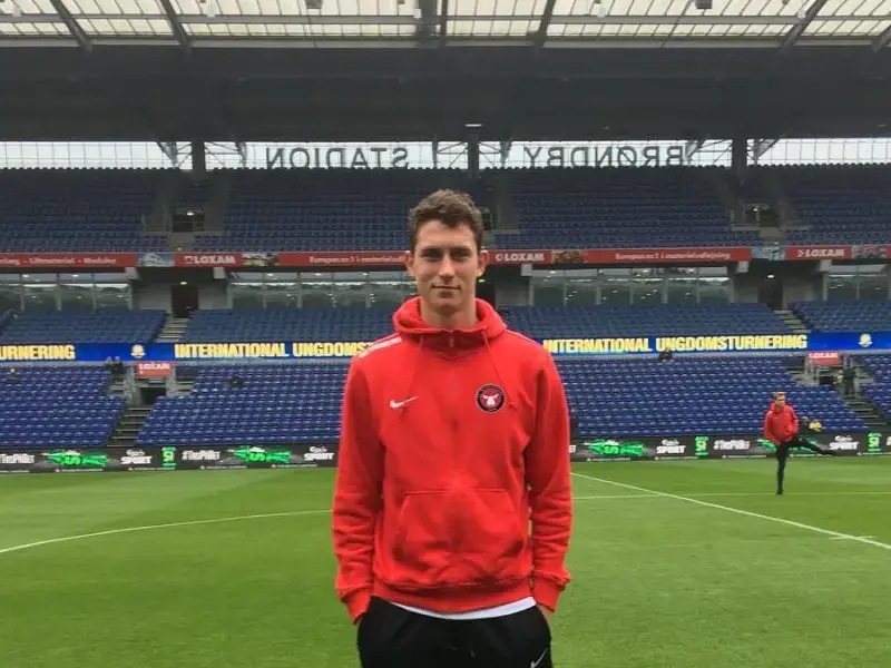 Героят Краев си търси гадже