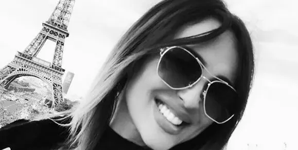 Глория крие гадже в Париж