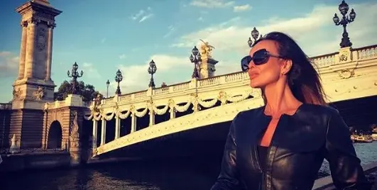 Глория се влюби в Париж! Певицата изглежда чудесно (СНИМКИ)