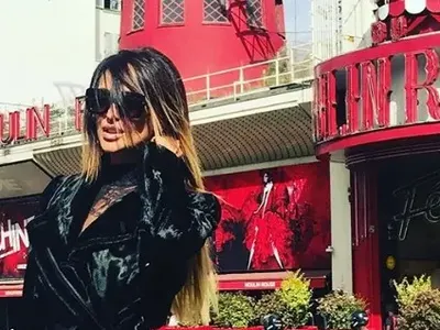 Глория се влюби в Париж! Певицата изглежда чудесно (СНИМКИ)