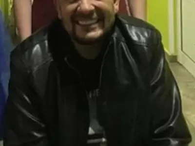 Годжи стана двоен, плюска калорична храна от стрес