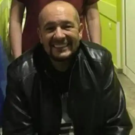 Годжи стана двоен, плюска калорична храна от стрес