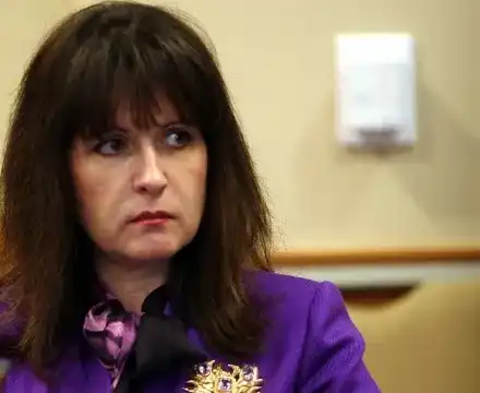 Жени Живкова облича тайно Цвета Караянчева