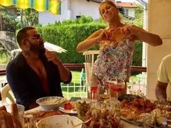Катето Евро празнува рожден ден без Сашо (Снимки)