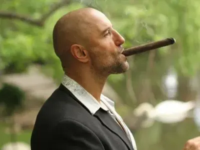 Киро Скалата удари фалита и дъното! Бръмчи на Женския пазар с кола за … 2 бона