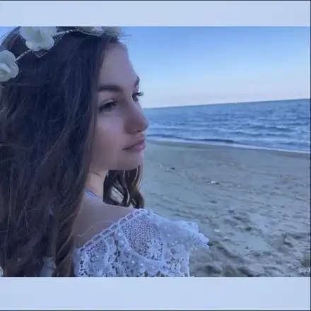 Крисия с първи солов професионален клип