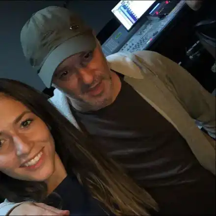 Куката снима златно момиче