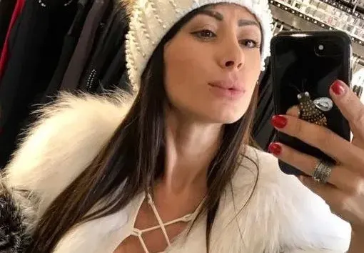 Мариана Маринова продава „Мис Силикон”