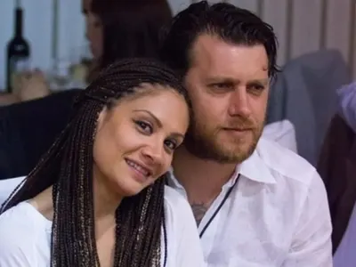 Мариана Попова ражда утре, Плачков до нея