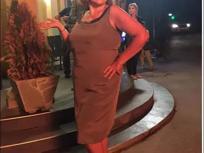 Марта Вачкова се стопи, фръцка се с нов гардероб