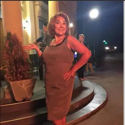 Марта Вачкова се стопи, фръцка се с нов гардероб