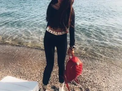 Мис Силикон Виктория Петрова с нови джуки, вижте какво ближе в Турция (Снимки)