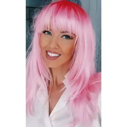 Натали Трифонова порозовя като Риана