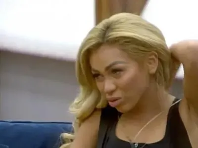 Нора изгонена по сценарий, роднините й са доволни, че няма да се излага повече