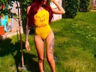 Поколението на големите дупари! И Диона като Тита и Гери-Никол крие ултра мощна задница (Ето как лъже за тялото си)