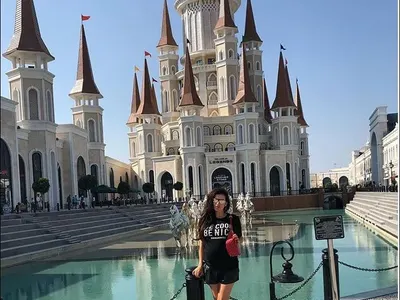 Преслава разхожда бебето в Турция