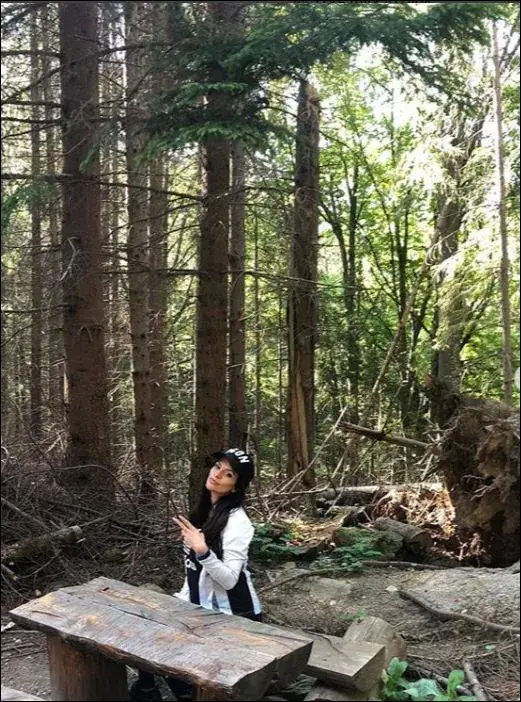 Преслава се вталява в гората