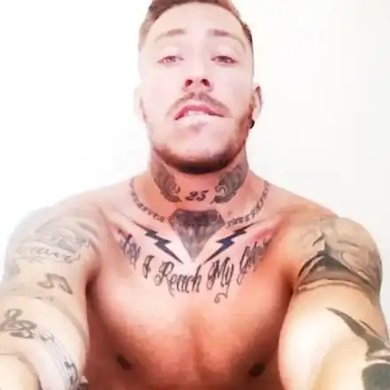 Рапърът Павел се преби от детска тротинетка