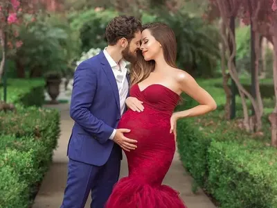 СУЕВЕРИЯ! Бременната Теди Бургазлиева крила корема с Фотошоп