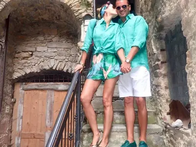 Теди Велинова на воаяж с антураж